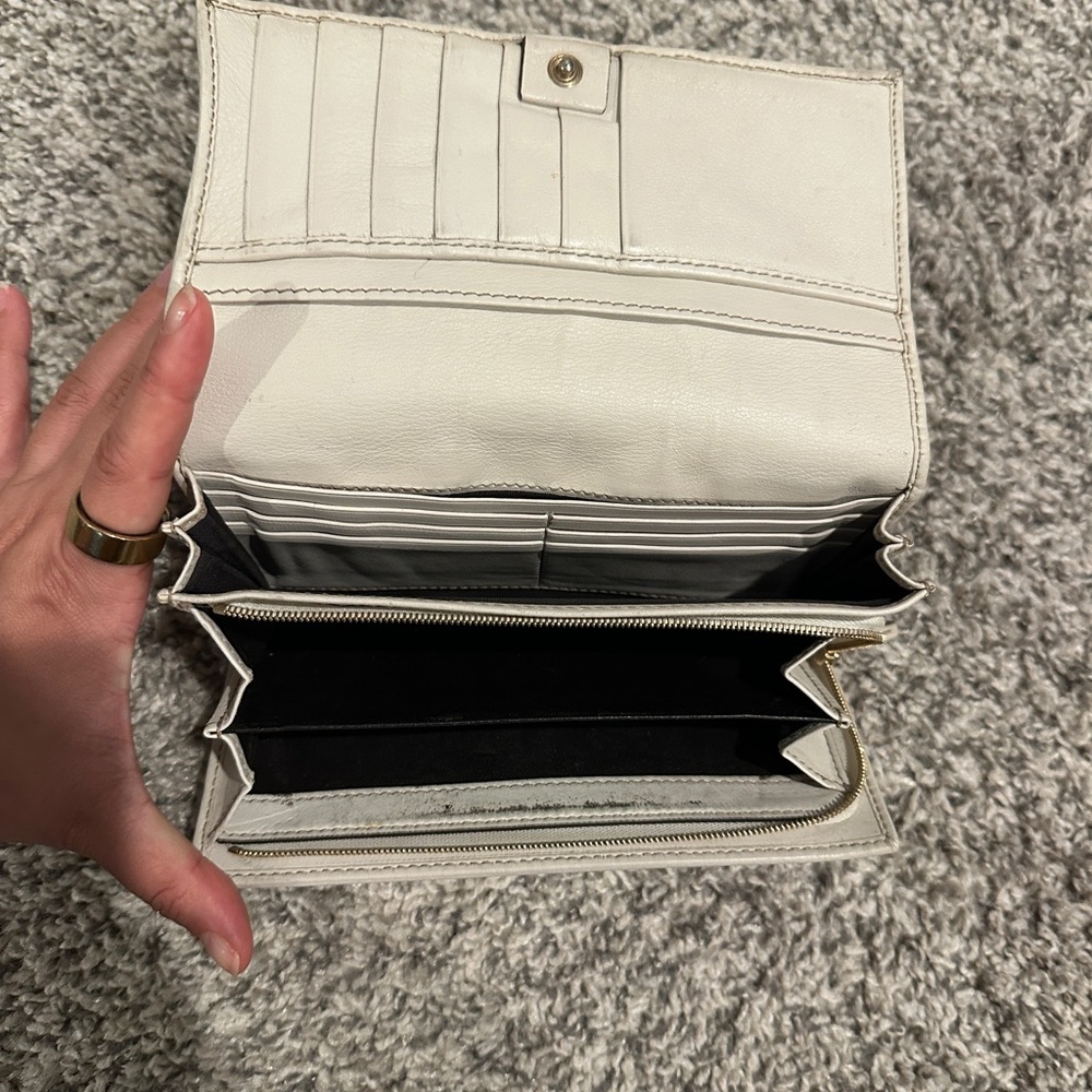 Gucci Tan and Cream Monogram Continental Wallet - Picture 5 of 6